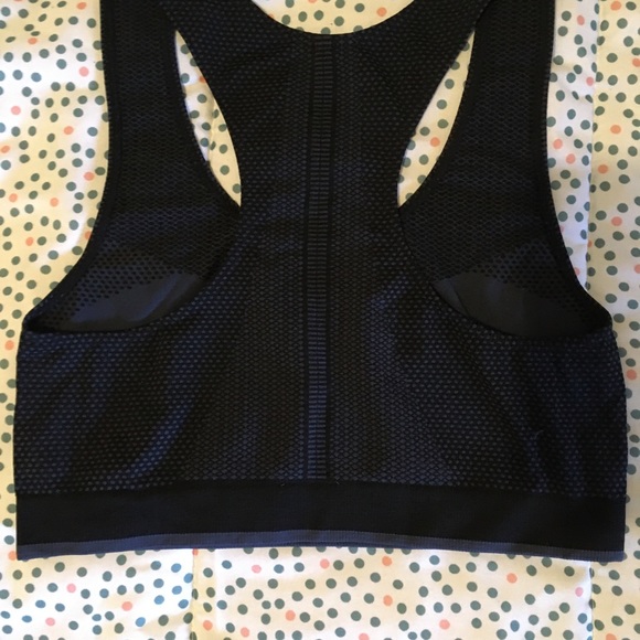 Navy Blue sports bra never worn - Picture 2 of 2